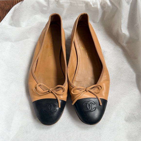 Chanel Nude Camel Lambskin Black Cap Toe Ballet Flat - Picture 2 of 8